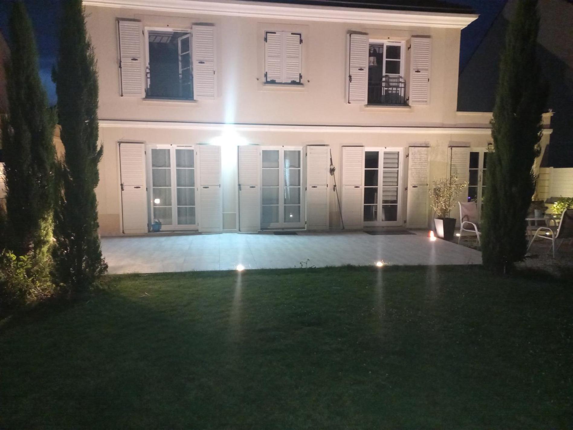 Luminary Night Suite Montévrain Exterior photo